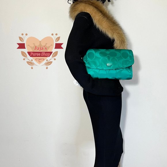 💚Coach Signature Fabric-Nylon Cosmetic Travel Bag💚 - Picture 14 of 16